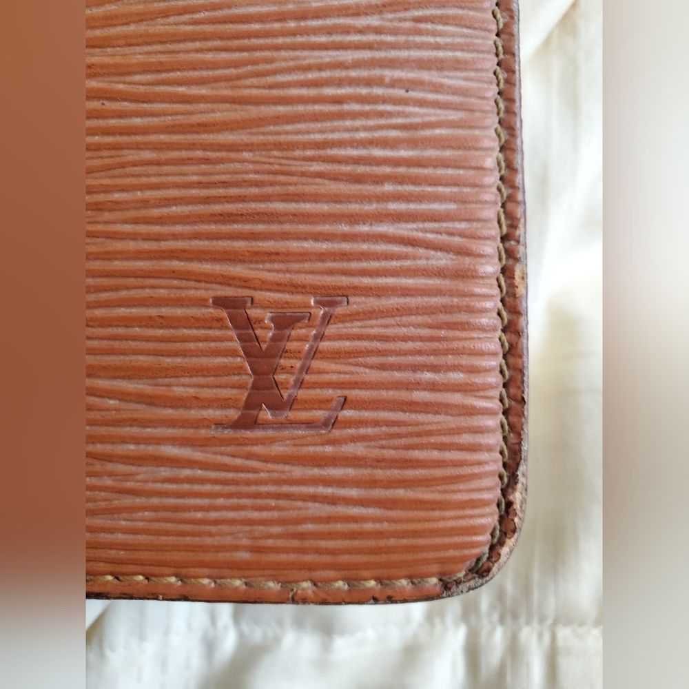 Louis Vuitton Epi leather zipped pouch - Picture 2 of 7